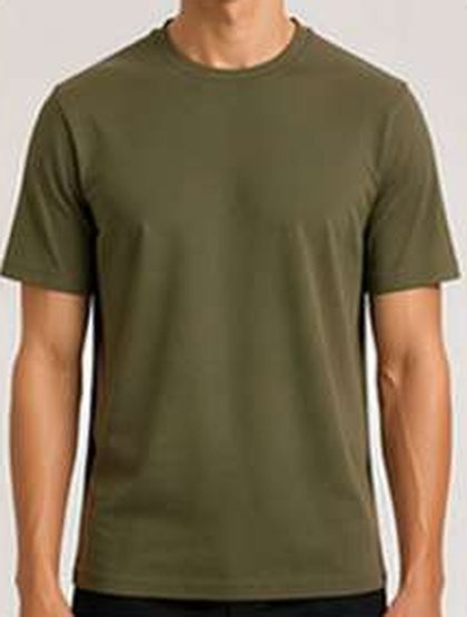Model wearing a Cotton Premium t-shirt