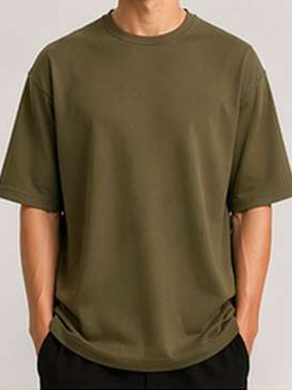 Model wearing a Cotton Sinker Oversize T-shirt